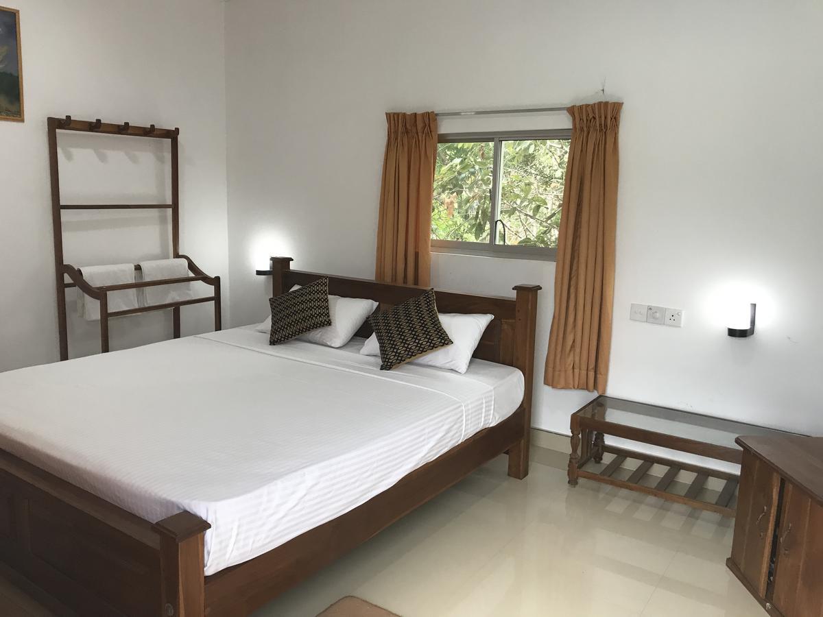 Deshani Holiday Inn Дамбулла Экстерьер фото